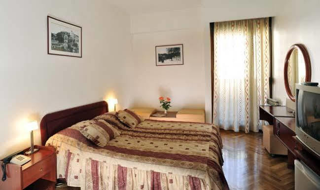 Hotel Grand Cetinje Buitenkant foto