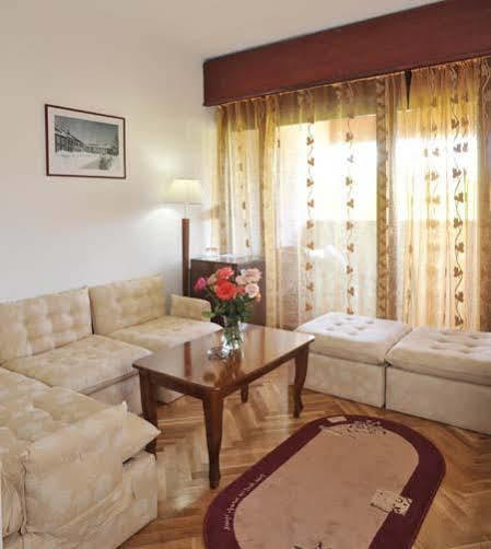 Hotel Grand Cetinje Buitenkant foto